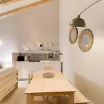 Henriqueta's Stone House